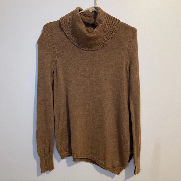 BCBGMAXAZIRA 100% merino Wool Camel Sweater turtleneck asymmetric Tunis XXS - Picture 1 of 6